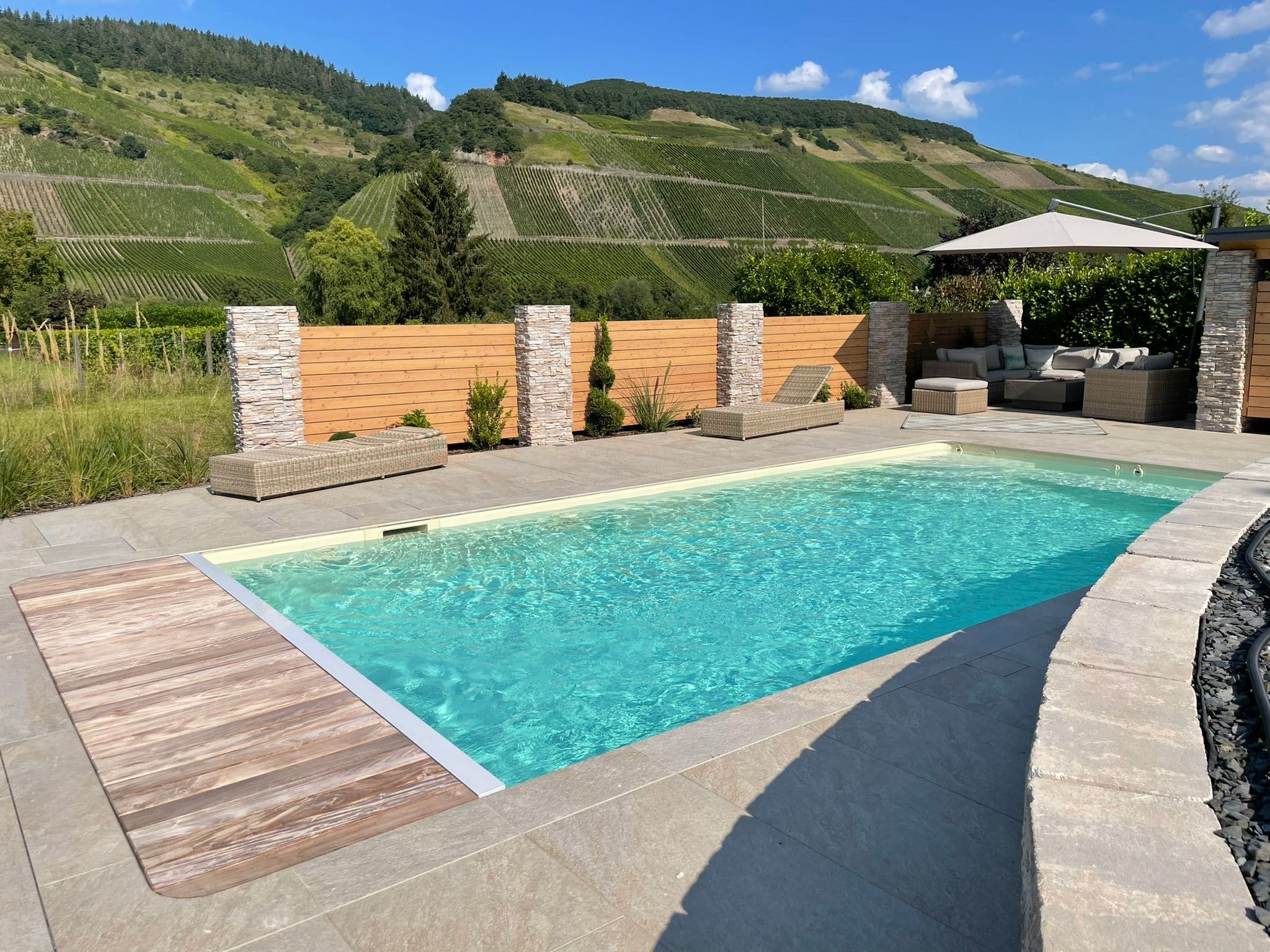 magiline_Garten_und_Pool_Panev_Mosel_01